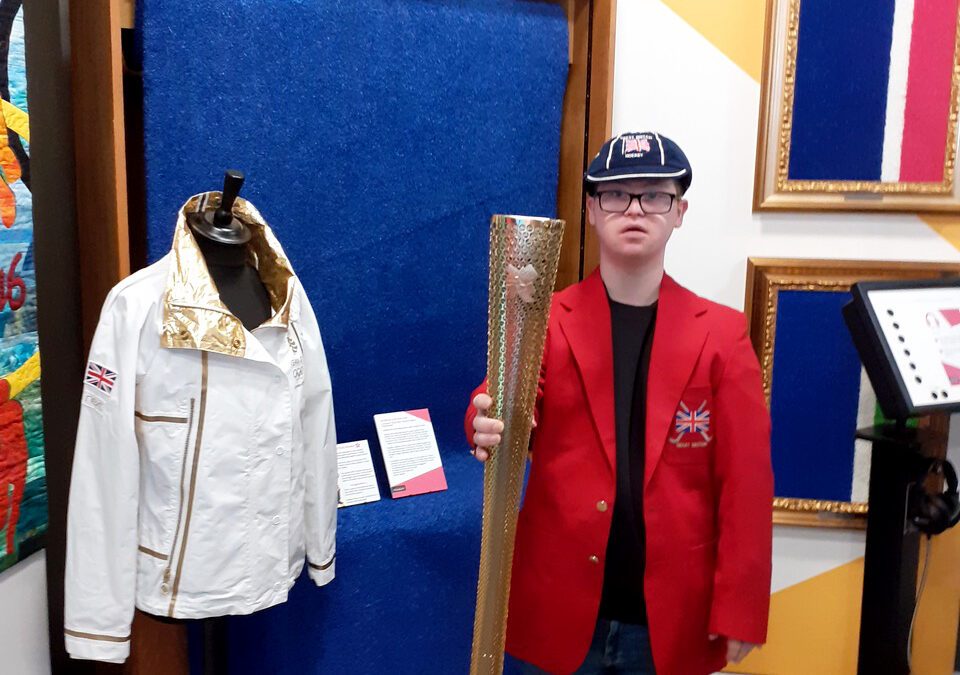 Halow Project visits The Hockey Museum