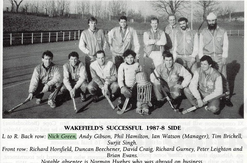 He shoots, he scores… with a smacker!